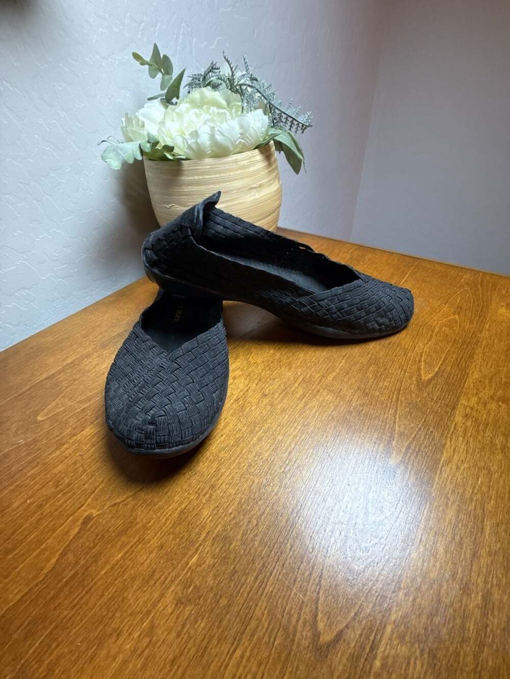 Bernie Mev Catwalk Flats Size 38/7.5 Black Woven Stretch Slip-On Shoes